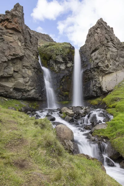 Vacker Vattenfall Naturen Bakgrund — Stockfoto