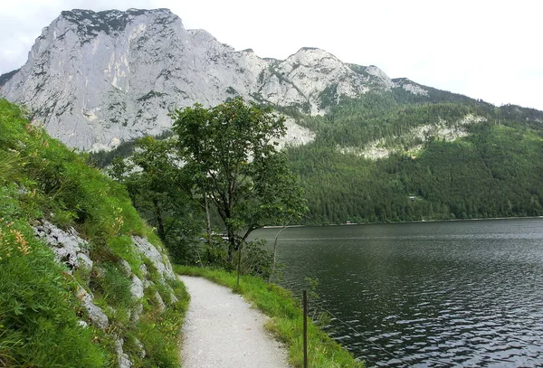 Lago Montanha Nos Alpes — Fotografia de Stock