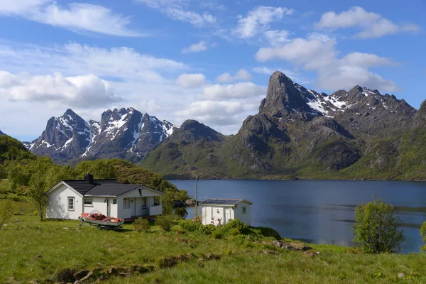 关于自然景观背景的Lofoten — 图库照片