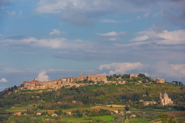 Montepulciano Kasabası Toskana Bir Tepenin Üzerinde — Stok fotoğraf