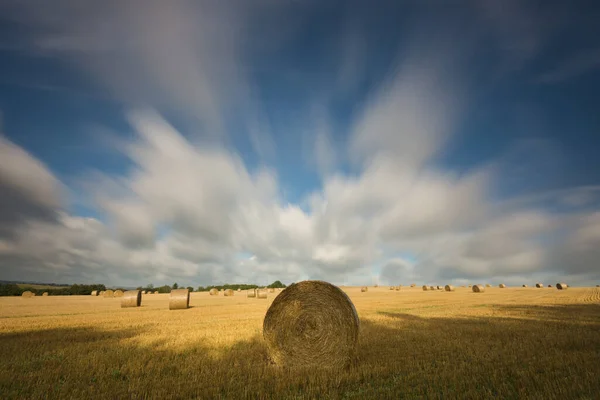 Fields Fény Árnyékok Felhők Napsugarak Felhők Táj Felett — Stock Fotó