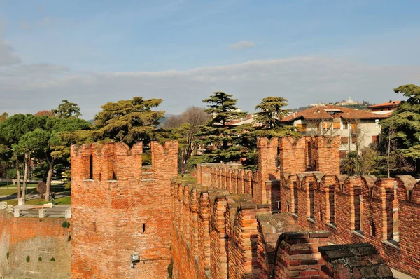 Ponte Castelvecchio Sull Etsch — Foto Stock