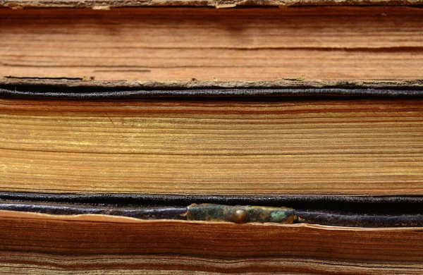 Παλιά Βιβλία Ξύλινο Τραπέζι — Φωτογραφία Αρχείου