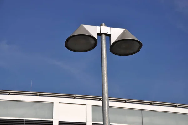 Laterne Lampe Beleuchtung Berlin Himmel Architektur Straßenlaterne Straßenlaterne Dach Gebäude — Stockfoto