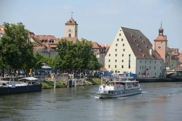 Salzstadel Stadttor Regensburg Church Bayern Deutschland Brau Donau Fluss Stadt — 스톡 사진