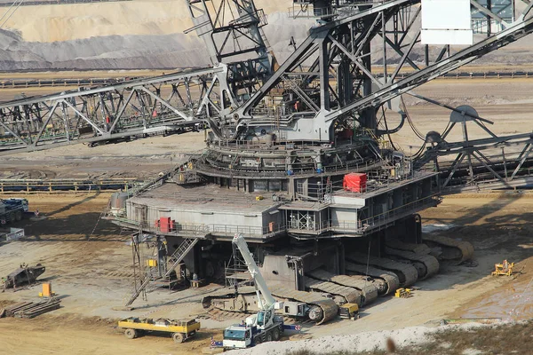 这是一个露天煤矿的挖泥船 — 图库照片