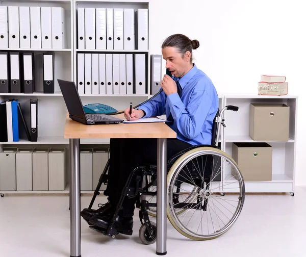 Disablet Hombre Negocios Silla Ruedas Está Llamando — Foto de Stock