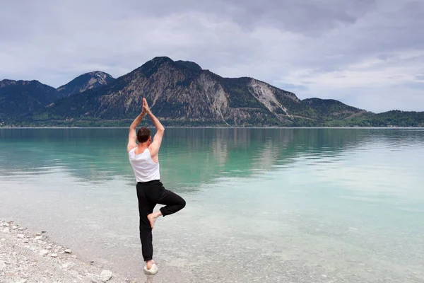 Ejercicio Yoga Agua —  Fotos de Stock