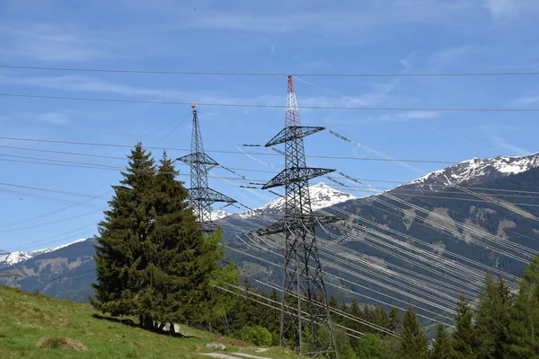 高圧送電線 高圧マスト 送電線 送電線 カプラン サルザカル — ストック写真