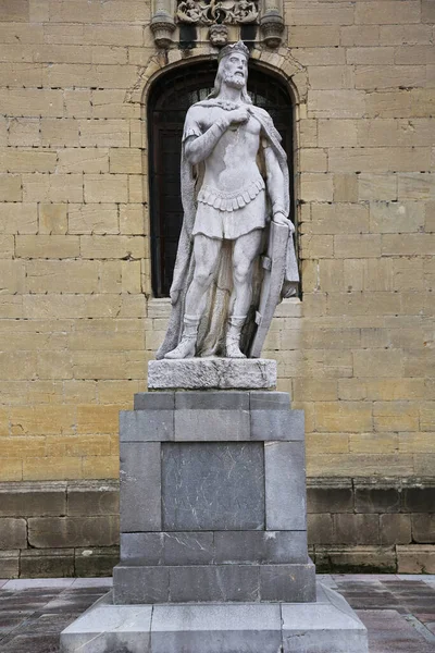 Estátua Alfonso Das Astúrias Oviedo Espanha — Fotografia de Stock