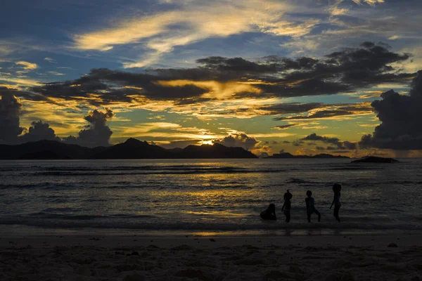 Pôr Sol Digue Com Blcik Praslin Seychelles — Fotografia de Stock
