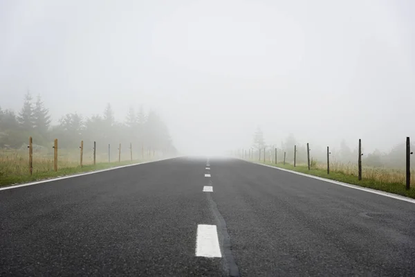 Weg Mist — Stockfoto