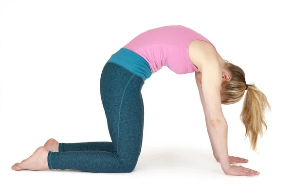 Helkroppsbild Ung Blond Kvinna Som Gör Yoga Övningar Mot Vit — Stockfoto