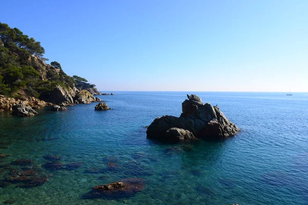 Pierres Par Mer Méditerranée Grande Grande Petite Ronde Lumière Ténébreuse — Photo