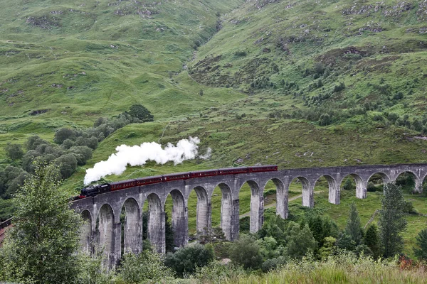 Glenfinnan Viaduto Com Jacobite Train — Fotografia de Stock