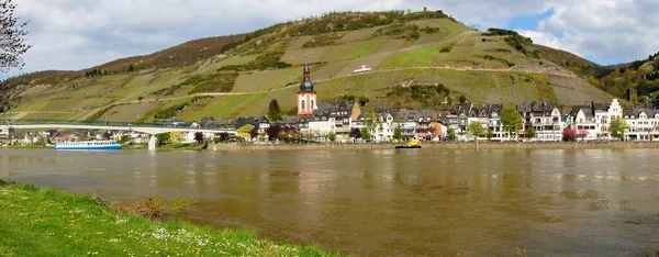 Città Zell Der Mosel Panorama Primavera Con Lievi Inondazioni — Foto Stock