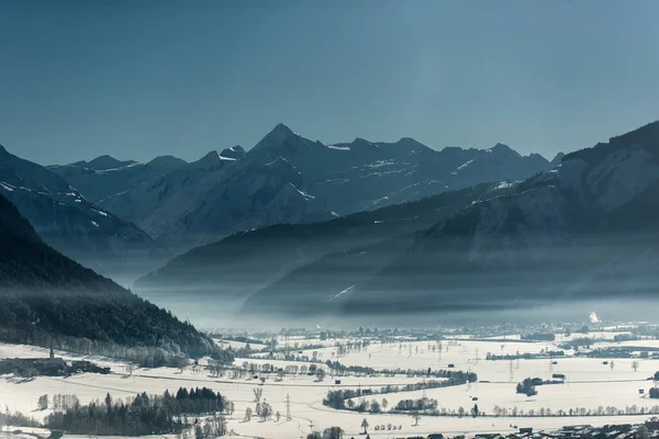 Pinzgauer Saalachtal Mit Kitzsteinhorn Bei Winterlichem Inversionswetter — Stockfoto