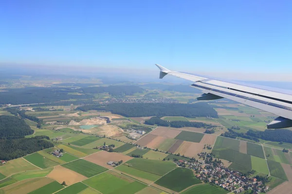 スペインから北へ向かう途中の雲の上 — ストック写真