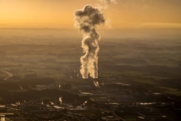 Coluna Fumaça Nasce Uma Usina — Fotografia de Stock