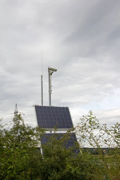 スタイリアの曇った空の夏にKoralmbahnで監視カメラと太陽系 — ストック写真