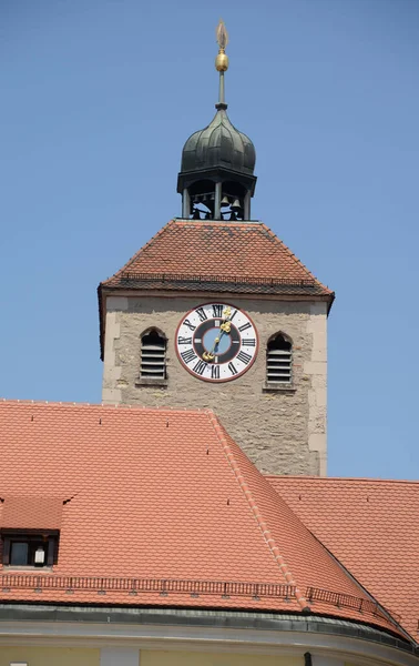 カルメル会の教会聖 ジョセフ Regensburg タワー 教会の塔 Domplatz 旧市街 絵のように美しい タワークロック — ストック写真