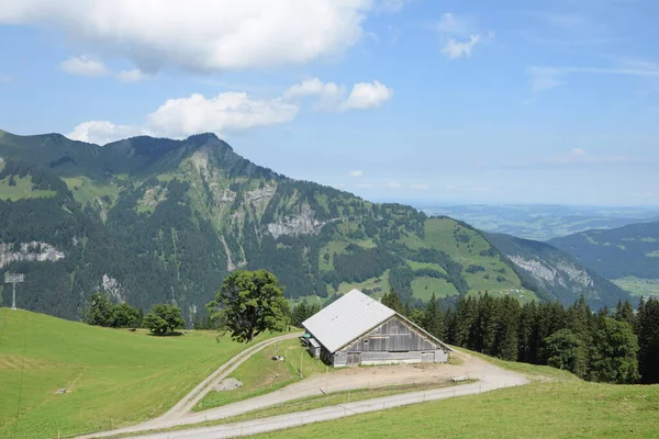 昼間の山の風景 — ストック写真