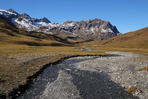 川床と山のパノラマ Montafon Austria — ストック写真