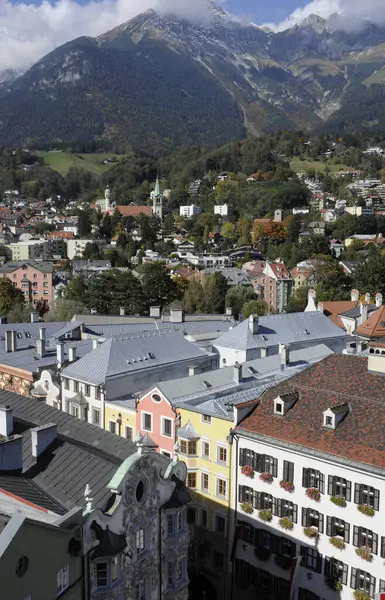 Vue Sur Ville Dans Les Montagnes Des Alpes — Photo