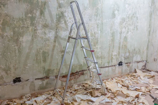 Espacio Contaminado Del Apartamento Después Reemplazar Fondo Pantalla Durante Las — Foto de Stock