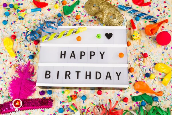 Lichtbak Met Letters Gelukkige Verjaardag Met Confetti Feestartikelen — Stockfoto