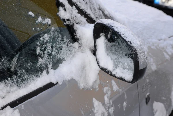 Icy Espelho Exterior Neve Gelo Inverno Carro Tráfego Segurança Segurança — Fotografia de Stock