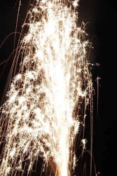 Feuerwerk Als Nächtlicher Brunnen Mit Langer Belichtung — Stockfoto