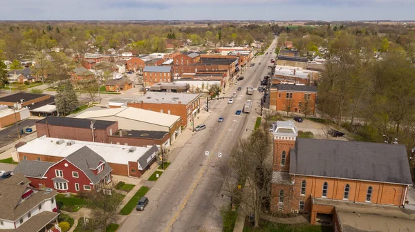 Tráfico Mueve Por Centro Main Street Indiana North Rochester — Foto de Stock