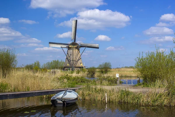Ländliche Landschaft Mit Windmühlen Berühmten Touristenort Kinderdijk Den Niederlanden Dieses — Stockfoto