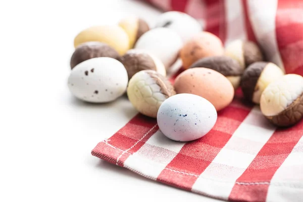 Chocolade Paaseieren Zoete Snoep Eieren Geïsoleerd Witte Achtergrond — Stockfoto
