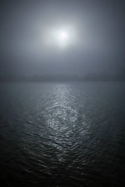 Lac Avec Brouillard Lumière Diffuse — Photo