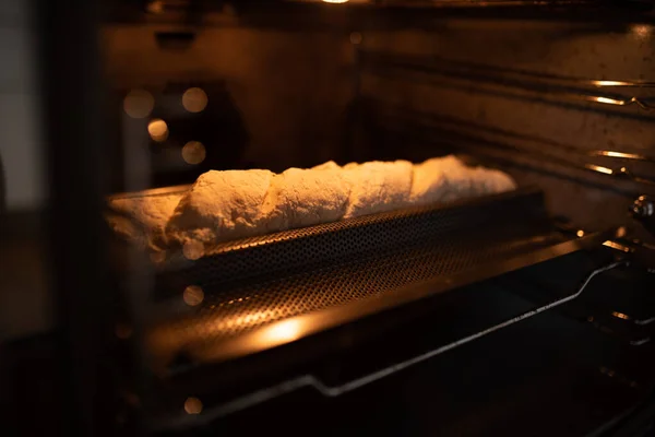 Baguete Caseira Crocante Fresca Forno Com Bokeh Dourado — Fotografia de Stock