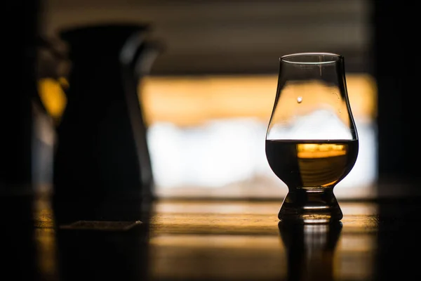 Whisky Cognac Sur Une Table Bois — Photo