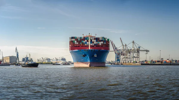 Containerriese Bei Liegemanöver Tollerort Kai Hamburg — Stockfoto