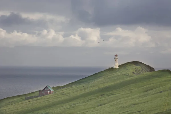 Beau Paysage Spectaculaire Dans Les Îles Féroé Ciel Nuageux Phare — Photo