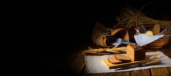 Feuchtes Vollkornbrot Zerkleinert Oder Gemahlen — Stockfoto