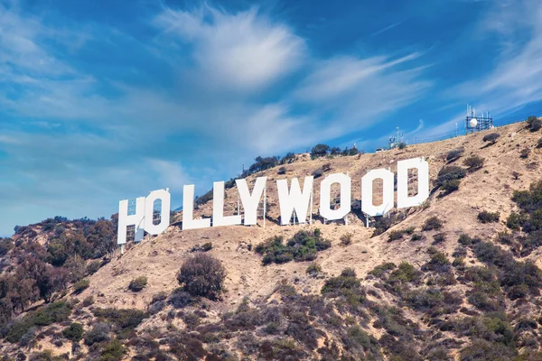 Los Angeles Usa Circa 2020年8月 青い空にロサンゼルスのハリウッドサイン — ストック写真