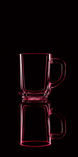 Nur Ein Glas Auf Schwarzem Hintergrund Mit Spiegelung Rote Farben — Stockfoto