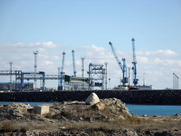 Промисловий Порт Крани Вантажне Судно — стокове фото