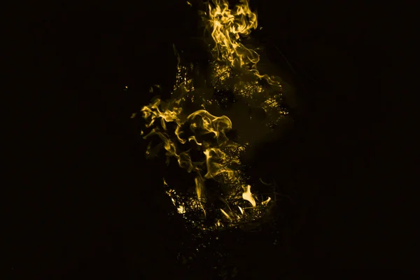 黄色火焰 夜间烧稻草 — 图库照片