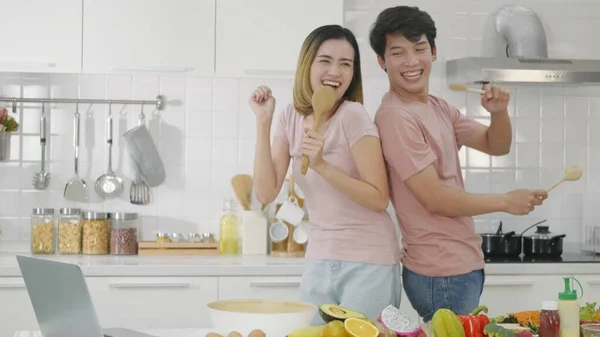 Happy Asian Beautiful Family Couple Husband Wife Singing Kitchenware Microphones — Stock Photo, Image
