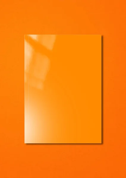 Πορτοκαλί Εξώφυλλο Βιβλιαρίου Απομονώνονται Πολύχρωμο Φόντο Πρότυπο Mockup — Φωτογραφία Αρχείου