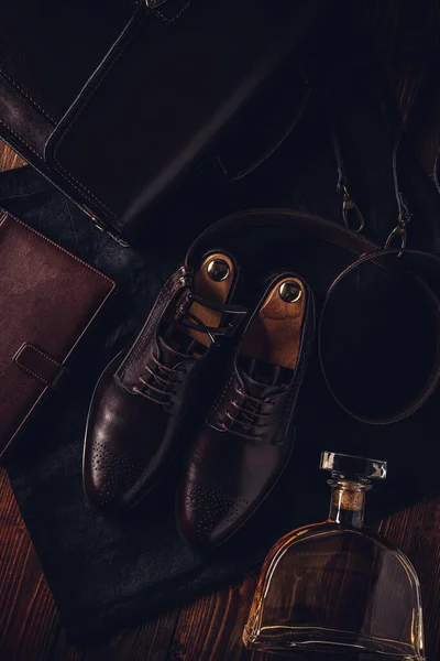 Klasik Erkek Deri Ayakkabısı Kemer Günlük Konsepti — Stok fotoğraf
