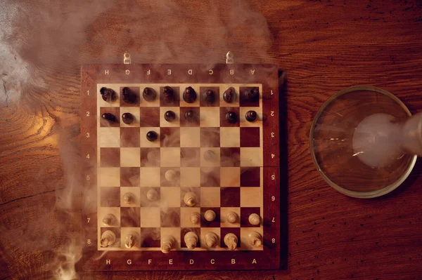 Σκακιέρα Στο Μπαρ Χουκάς Κανείς Κορυφαία Θέα Εξοπλισμός Καπνίσματος Shisha — Φωτογραφία Αρχείου