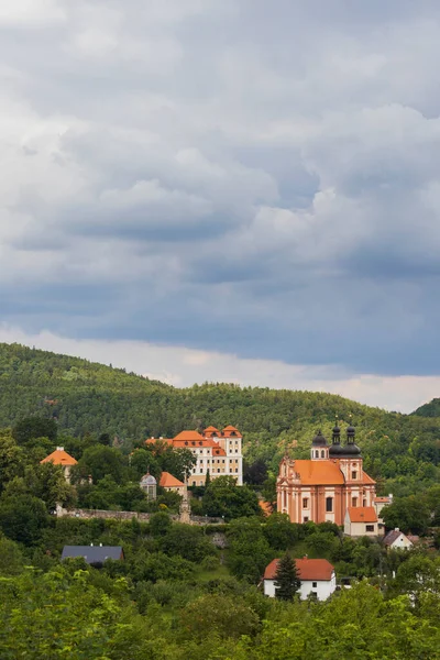 Schloss Und Kirche Valec Westböhmen Tschechien — Stockfoto